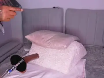 Juicy_sky  live sex cam