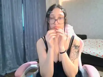 Kirstievelasco  live sex cam