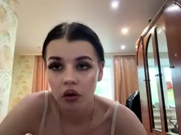 Lenitalaska  live sex cam