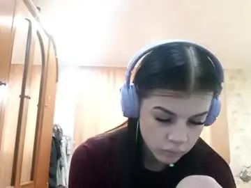 Lenitalaska  live sex cam