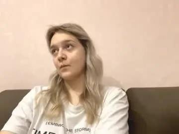 Loganzombo  live sex cam