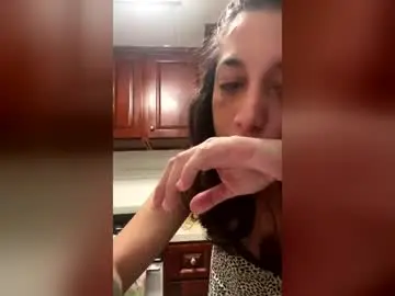 Peaxhes710  live sex cam