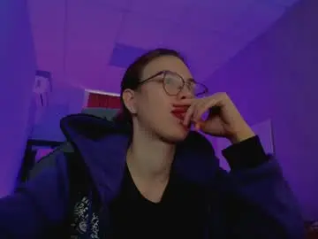 Seraphineduskryn  live sex cam