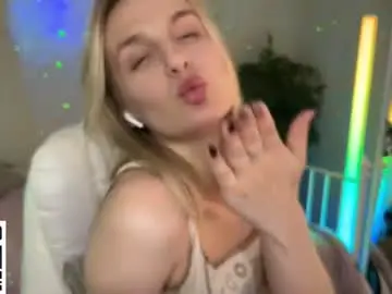 Vikky_moon  live sex cam