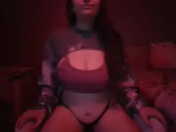 Busteebetty  live sex cam