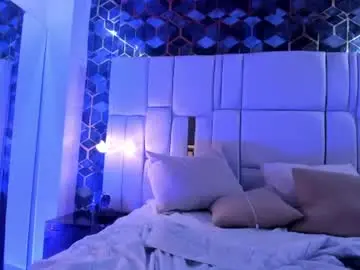 Luna_bloomm_  live sex cam