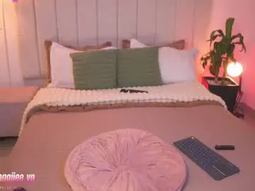 Nicoleth18  live sex cam