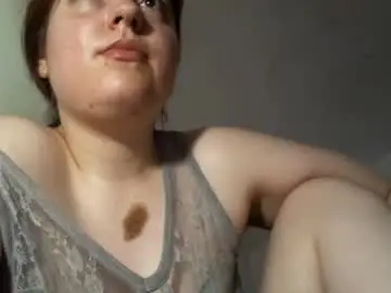 Sexynyu18  live sex cam