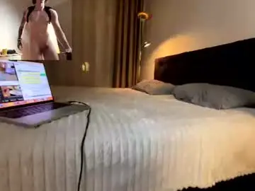 Doomsdaybaby  live sex cam