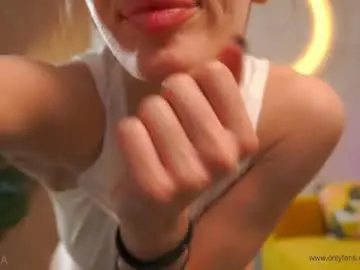 Emma_land  live sex cam