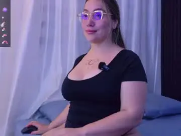 Hotpawgmilf  live sex cam