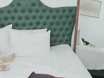 Ivyhotfox  live sex cam