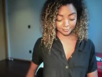 Lexy_squirt_queen  live sex cam