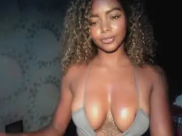Lexy_squirt_queen  live sex cam