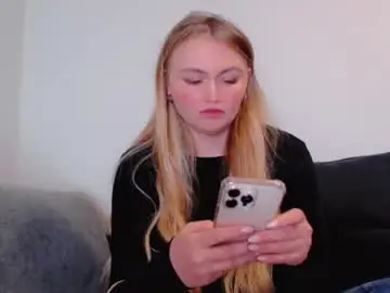 Melani_a  live sex cam