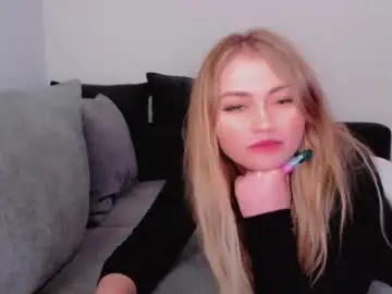 Melani_a  live sex cam