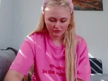 Melani_a  live sex cam