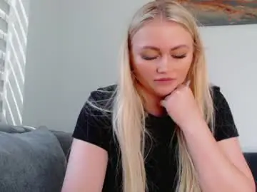 Melani_a  live sex cam