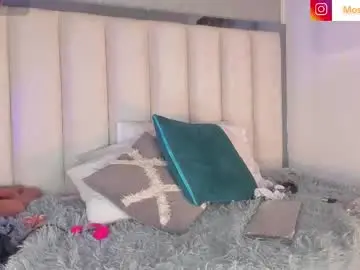 Nainadeivis  live sex cam