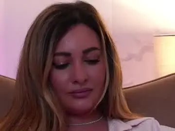 Yaracollins  live sex cam