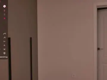 Bella__sss  live sex cam