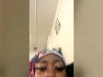 Blazeecola  live sex cam