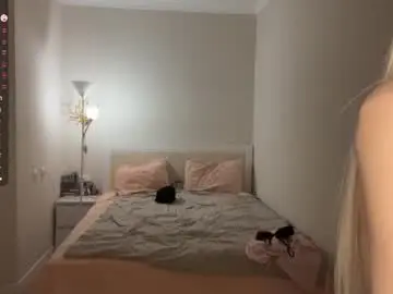 Mililluy  live sex cam