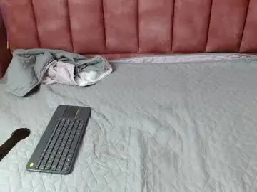 Nia_thompsom  live sex cam