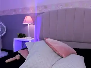 Thalia_222  live sex cam