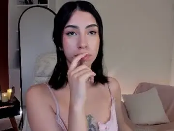 Caty_loves  live sex cam