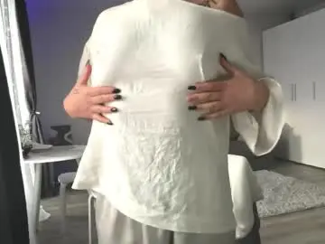Dustieuber  live sex cam