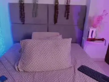 Julietasnoow  live sex cam