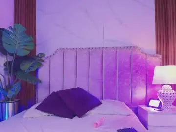 Lya_606  live sex cam
