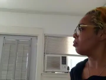 Mainattraction26  live sex cam