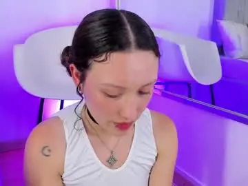 Martina_adams  live sex cam