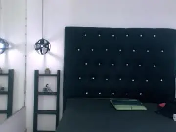 Meli_blad  live sex cam