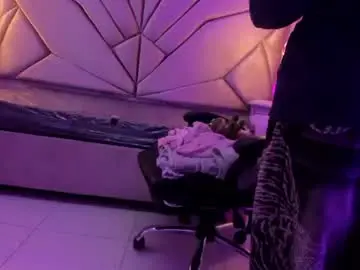 Tinaflowersvsx  live sex cam