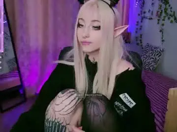 Uwumoonkaa  live sex cam