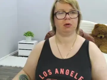 Bonnnyboobsy  live sex cam