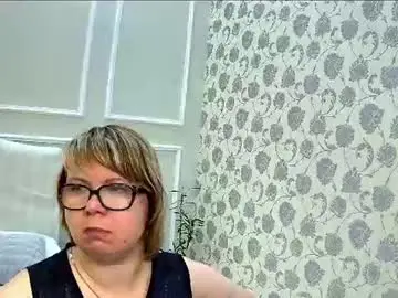 Bonnnyboobsy  live sex cam