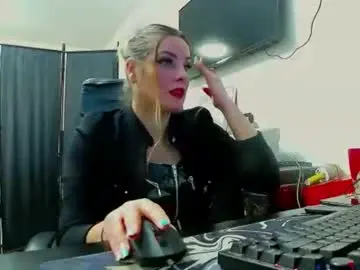 Dommichelle  live sex cam