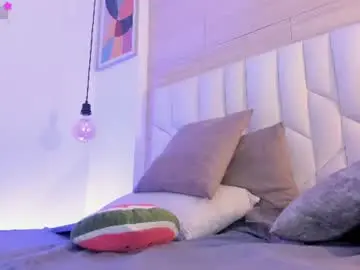 Io_chie_  live sex cam