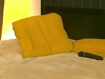 Slimtempt  live sex cam
