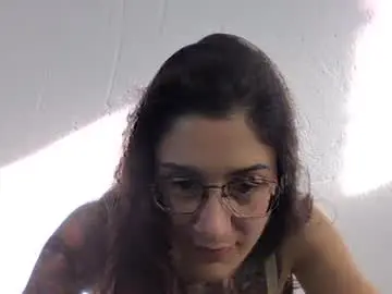 Honeytrap4beetaken  live sex cam