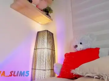 Little_red_18  live sex cam