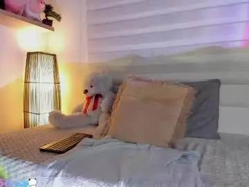 Little_red_18  live sex cam