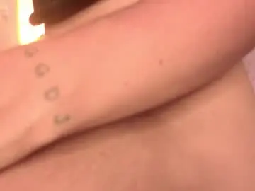 Little_red_18  live sex cam