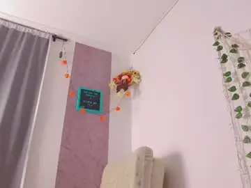 Little_red_18  live sex cam