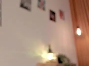 Pawggirl18  live sex cam