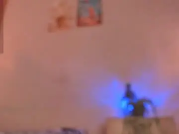 Pawggirl18  live sex cam